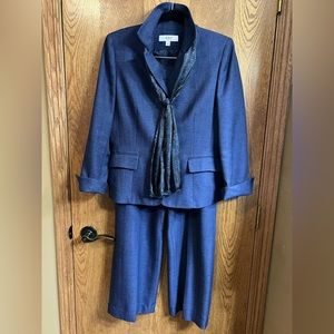 LeSuit Women’s Navy 2pc Suit. Size 10